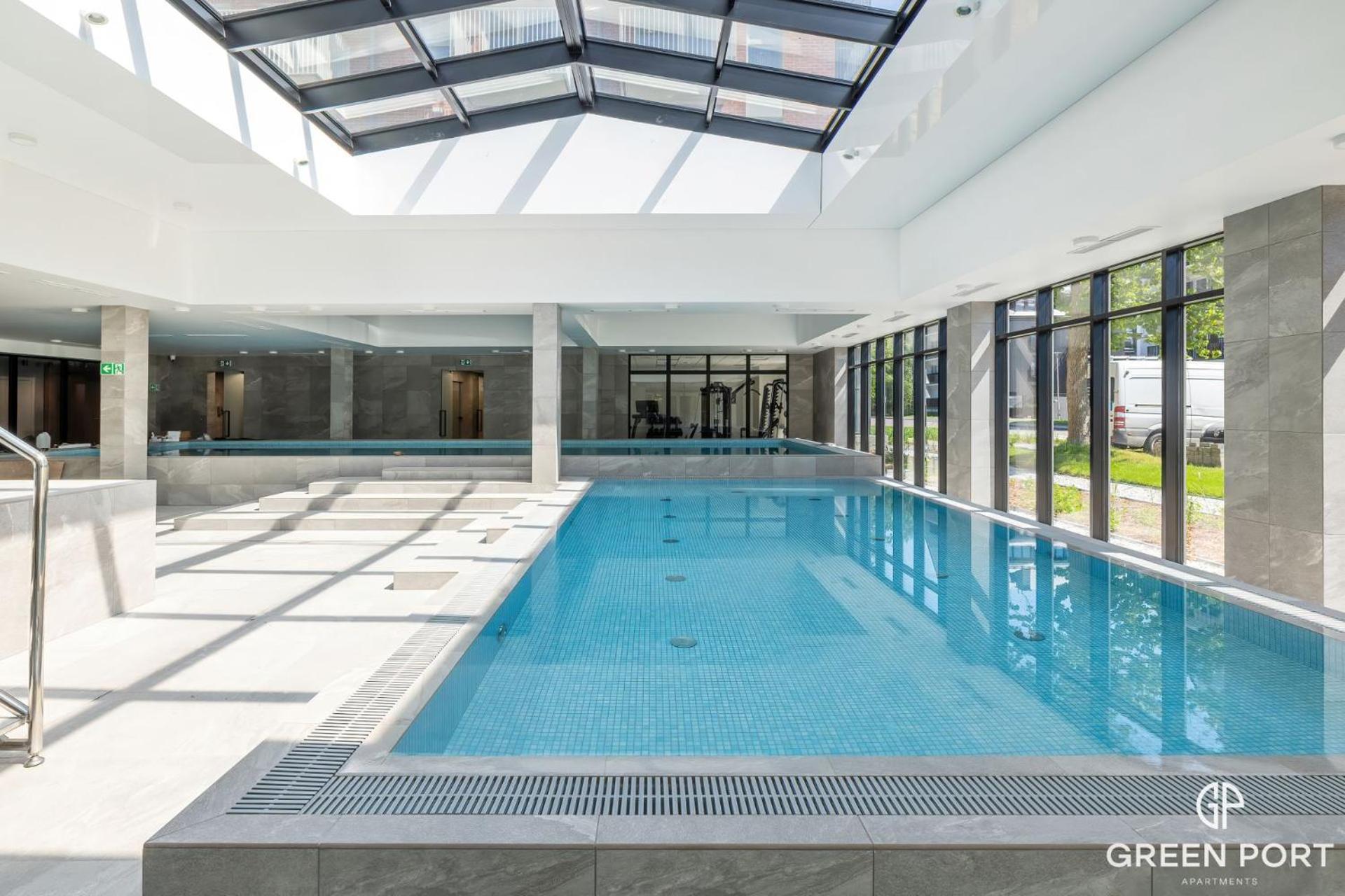 420 Port Basen & Jacuzzi Apartmán